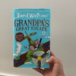 Hardcover Grandpa’s Great Escape by David Walliams